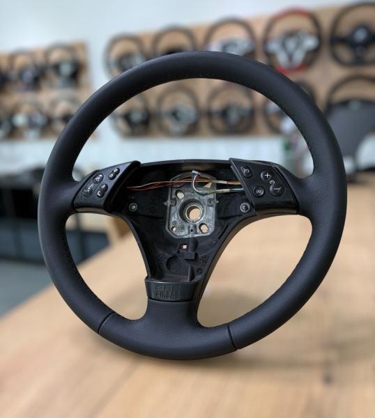 BMW E36 Lenkrad neu beziehen, BMW E46 Lenkrad Leder, E46 Alcantara Lenkrad, M-Technik Lenkrad beziehen, BMW Lenkrad neu Hannover, Lederlenkrad Reparatur, 3er BMW Lenkrad Aufbereitung